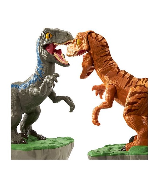 Jurassic World Dominion Rock 'em Sock 'em Robots Blue vs Atrociraptor