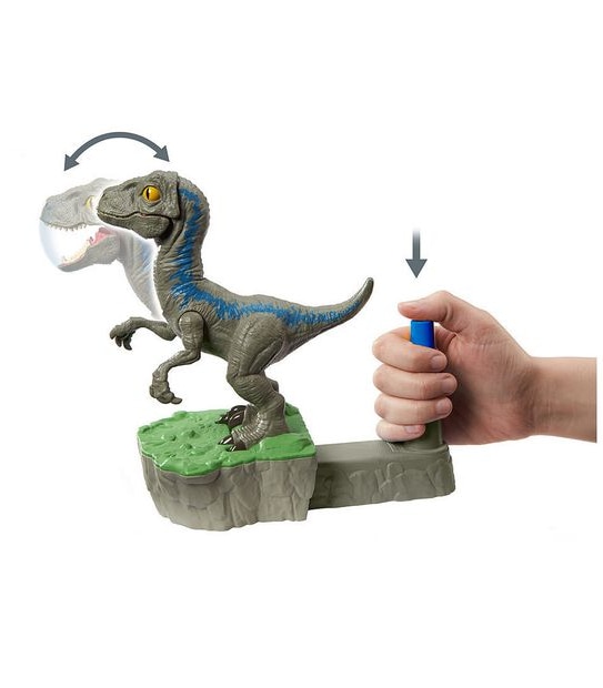 Jurassic World Dominion Rock 'em Sock 'em Robots Blue vs Atrociraptor