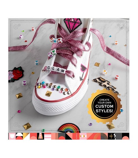 FAO Schwarz Fashion Designer DIY Sneaker Set