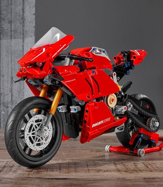 LEGO&reg; Technic Ducati Panigale V4 R 42107