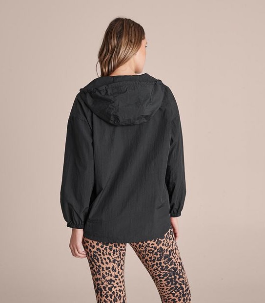 Active 1/4 Zip Spray Jacket