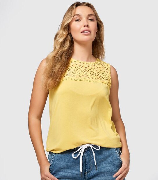 Joely Scallop Edge Top
