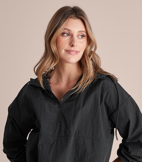 Active 1/4 Zip Spray Jacket