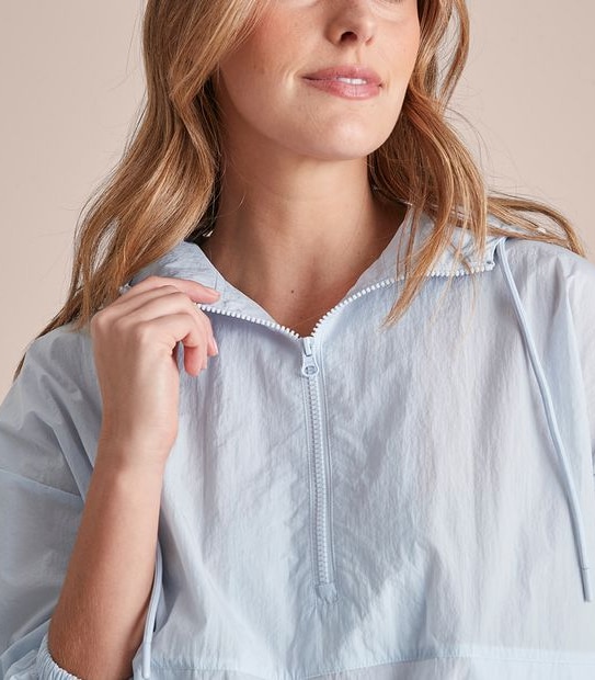 Active 1/4 Zip Spray Jacket