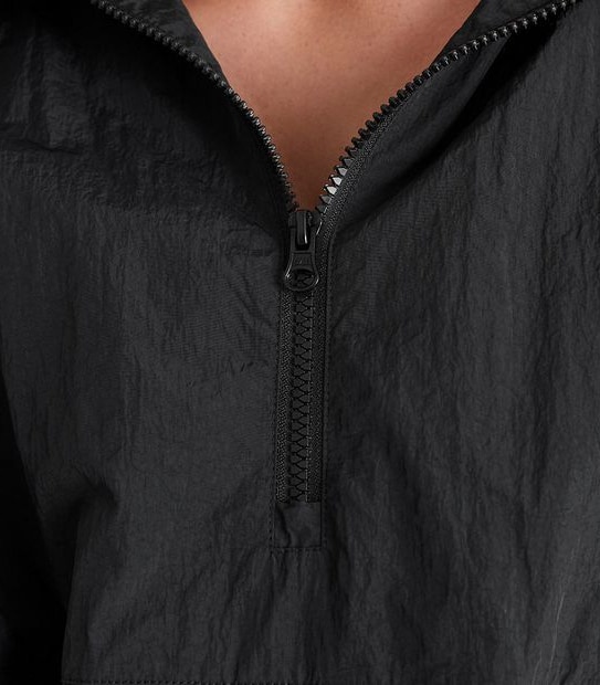 Active 1/4 Zip Spray Jacket