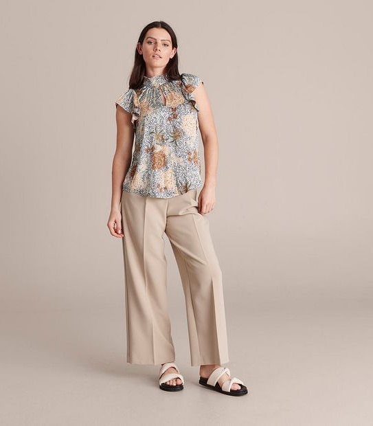 Preview Flutter Sleeve Blouse