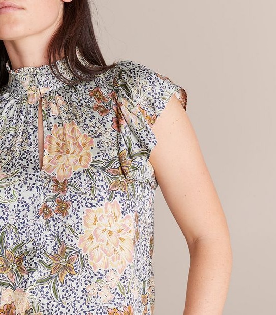 Preview Flutter Sleeve Blouse