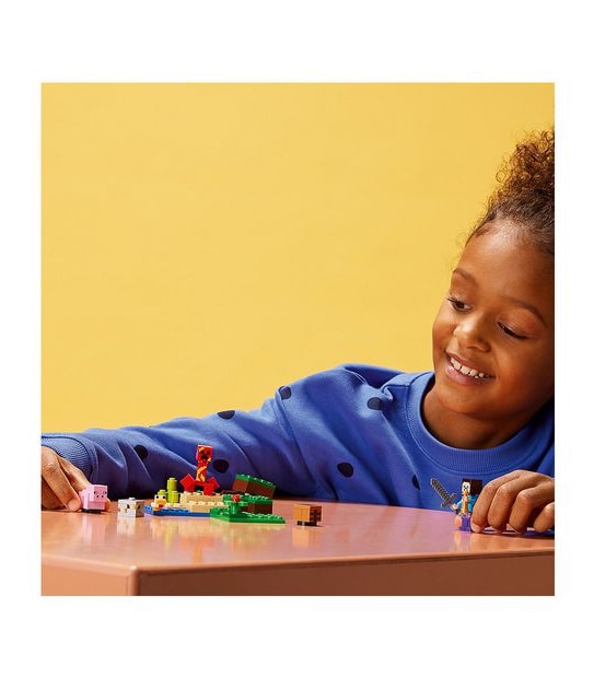 LEGO&reg; Minecraft&trade; The Creeper&trade; Ambush 21177