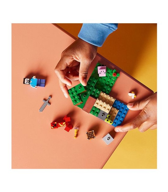 LEGO&reg; Minecraft&trade; The Creeper&trade; Ambush 21177