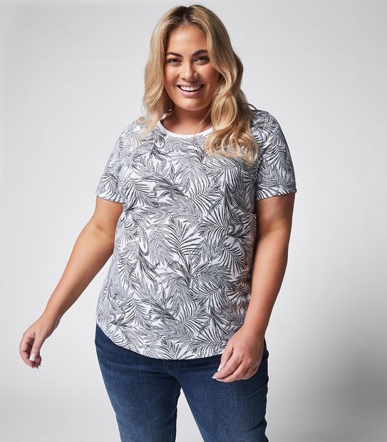 Belle Curve Print T-Shirt