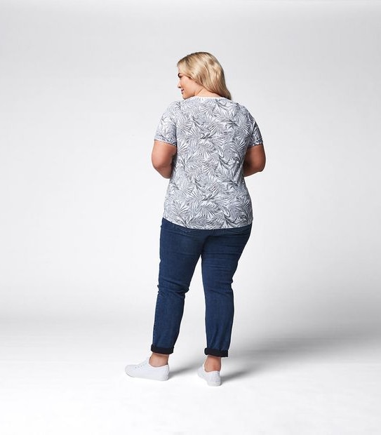 Belle Curve Print T-Shirt