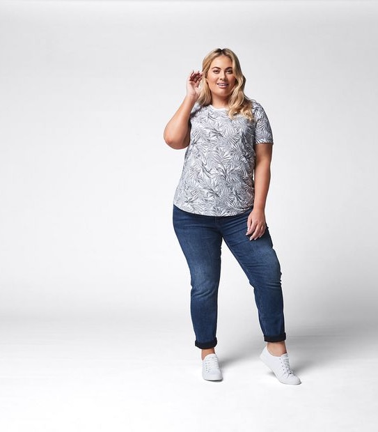Belle Curve Print T-Shirt