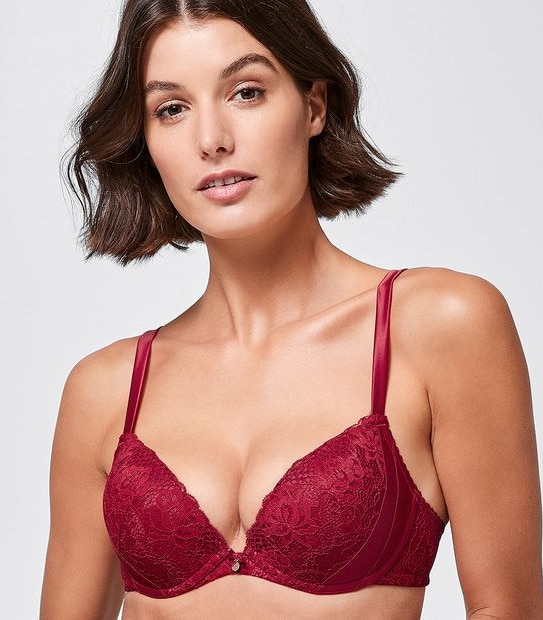 Red lace push-up bra