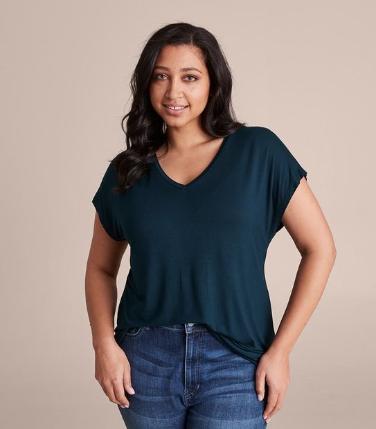 Curve V-Neck T-Shirt