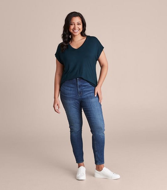 Curve V-Neck T-Shirt