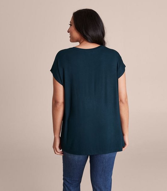 Curve V-Neck T-Shirt