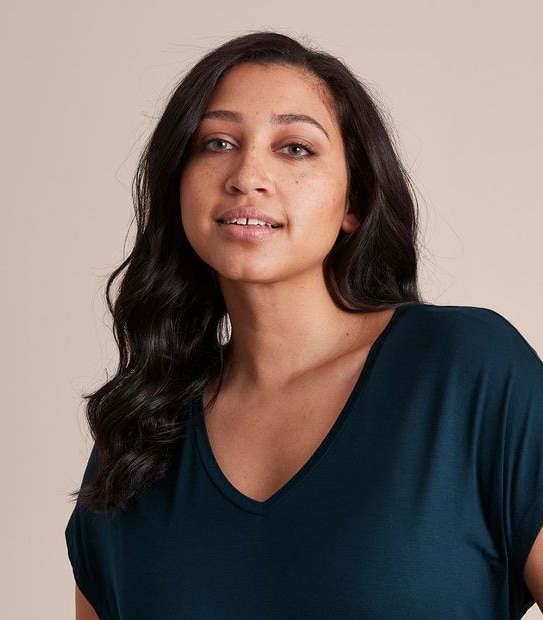 Curve V-Neck T-Shirt