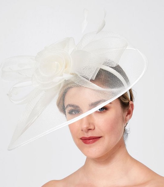 Crinoline Place Fascinator - Ivory