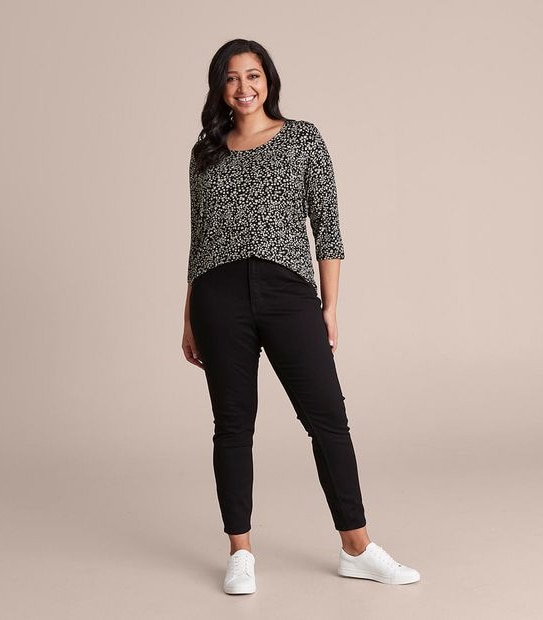 Curve 3/4 Sleeve T-Shirt