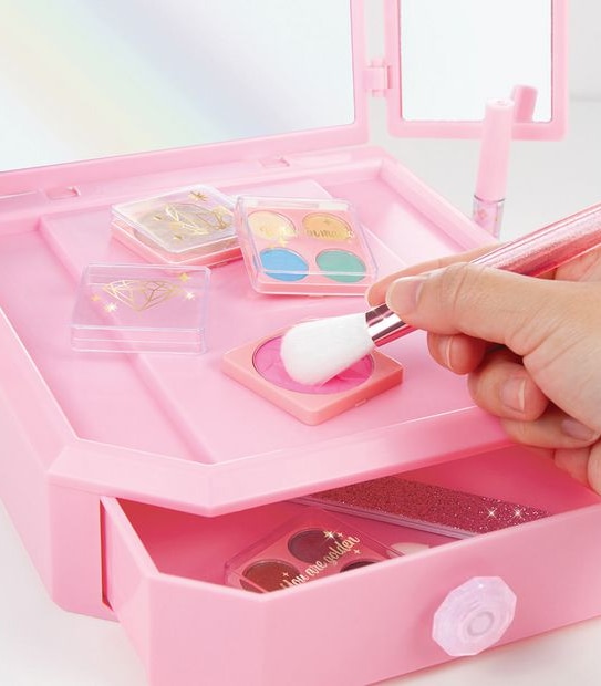 Make It Real Vanity Make Up Set