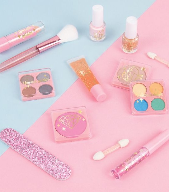 Make It Real Vanity Make Up Set