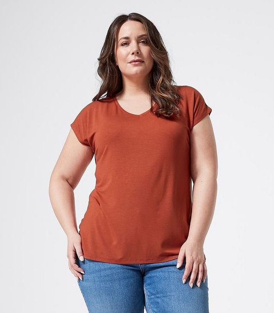 Belle Curve V-Neck T-Shirt