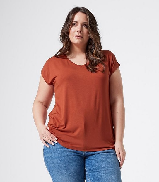 Belle Curve V-Neck T-Shirt