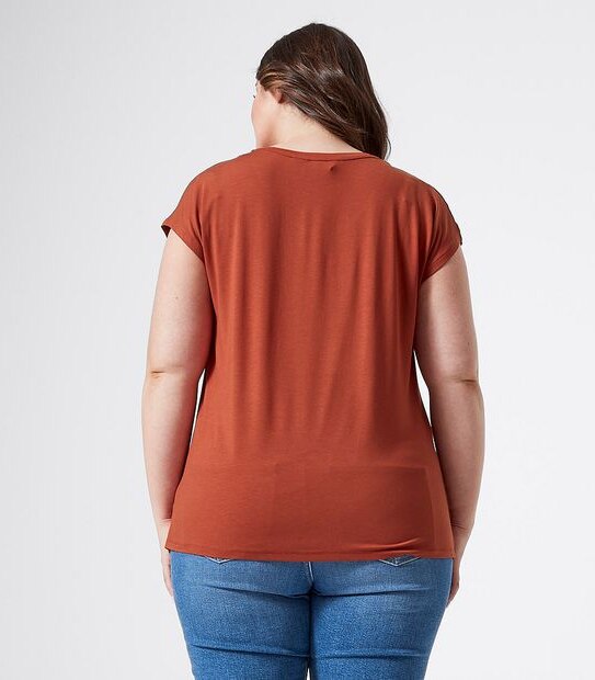 Belle Curve V-Neck T-Shirt