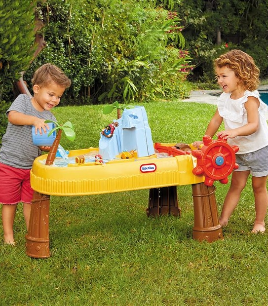 Little Tikes Island Wavemaker Water Table