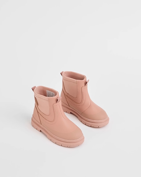 070526-New-Arrivals-K-Shoes.jpg