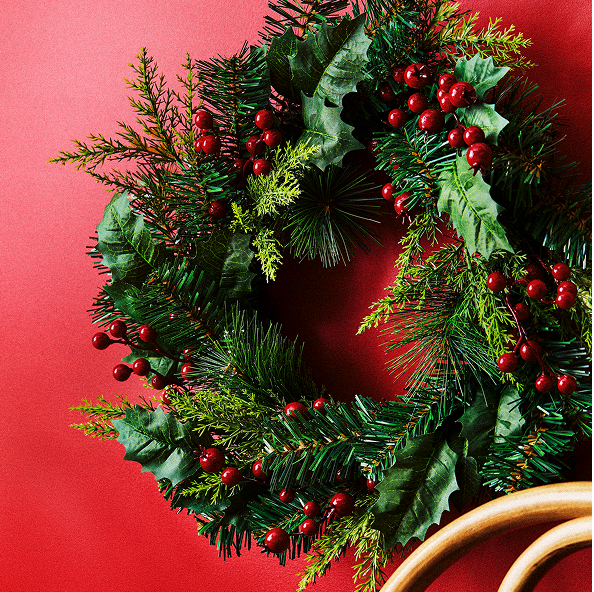 Wreaths & tinsel