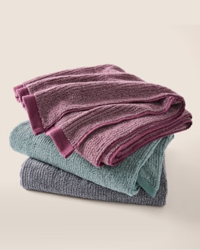 080425-H--v1New-Season-Looks-Bathroom.jpg