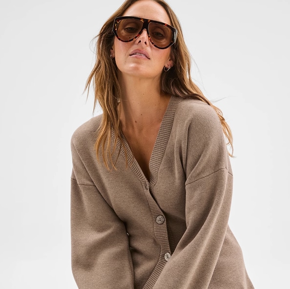 Women's essential knitwear