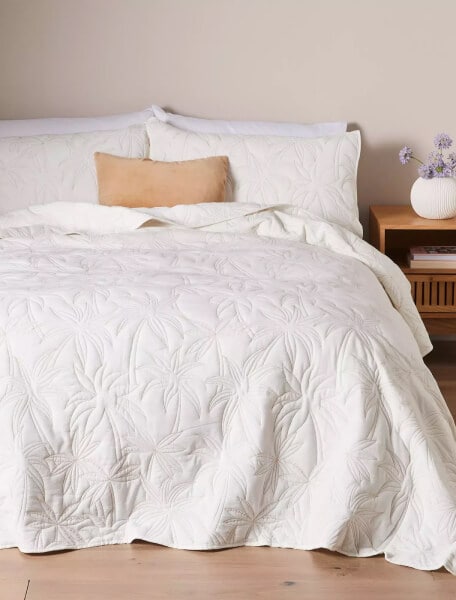 091123-Hp-H-quilt-cover.jpg